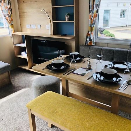 Chalet, Balcony, Bbq, Sleeps 6, Apartment Lytchett Minster ภายนอก รูปภาพ