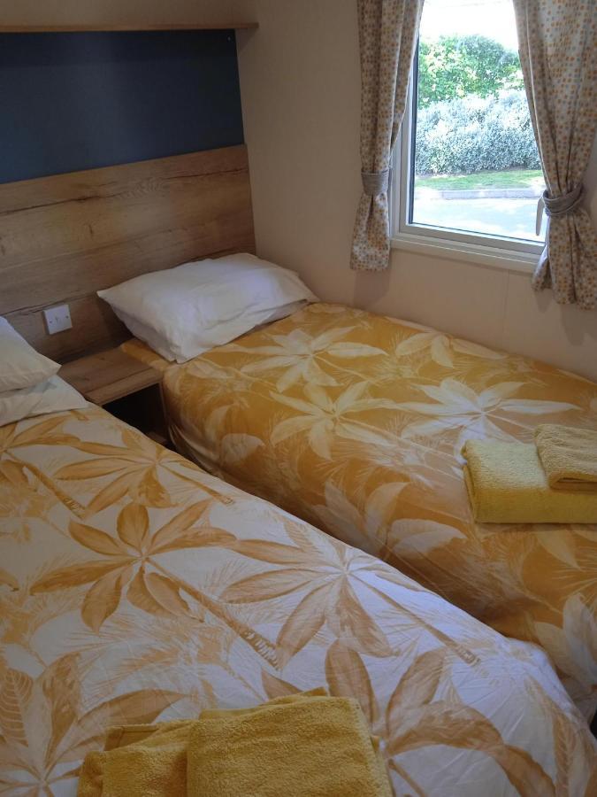 Chalet, Balcony, Bbq, Sleeps 6, Apartment Lytchett Minster ภายนอก รูปภาพ